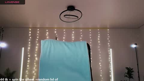 Alicia online show from February 10, 8:45 pm