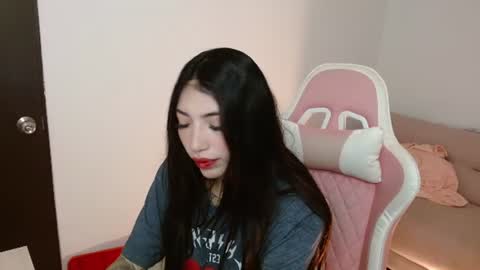 ALICIA  online show from June 17, 6:13 pm