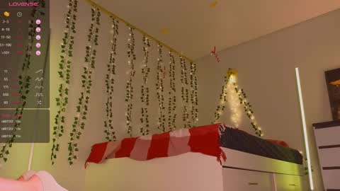 Snapshot of alicia_x_art chatting on December 23, 4:44 am Alicia Lici  online show from December 23, 4:44 am