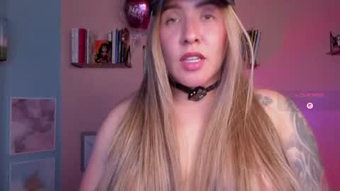 Jennyfer online show from May 15, 9:33 pm
