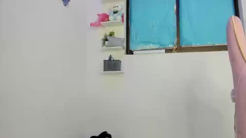 Snapshot of alicie_ebony1 chatting on October 17, 8:24 pm luisa online show from October 17, 8:24 pm