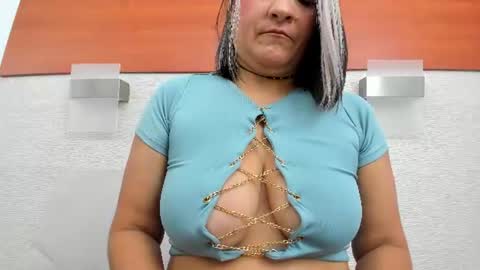 im tutti online show from June 22, 2:50 am