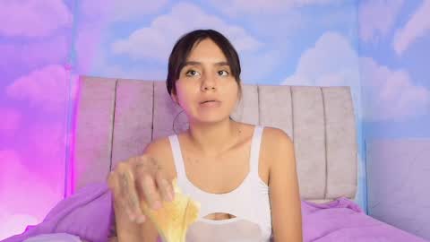 Aliclark online show from April 18, 7:07 pm