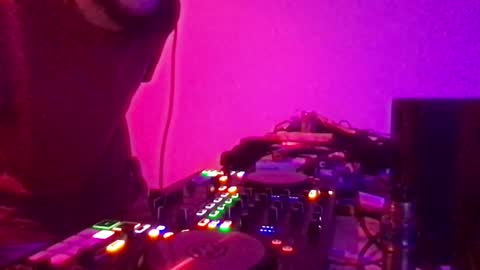 Snapshot of alien8720 chatting on February 8, 9:46 pm busco rockera online show from February 8, 9:46 pm