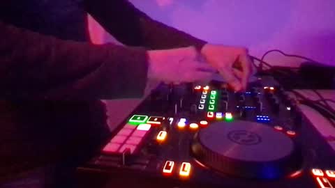 Snapshot of alien8720 chatting on February 28, 8:28 pm busco rockera online show from February 28, 8:28 pm