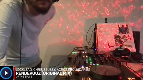 Snapshot of alien8720 chatting on September 24, 4:47 pm busco rockera online show from September 24, 4:47 pm