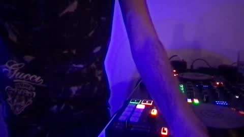 Snapshot of alien8720 chatting on March 6, 6:48 pm busco rockera online show from March 6, 6:48 pm