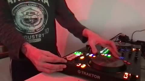 Snapshot of alien8720 chatting on February 19, 4:55 pm busco rockera online show from February 19, 4:55 pm