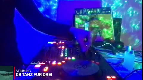 Snapshot of alien8720 chatting on September 26, 6:49 pm busco rockera online show from September 26, 6:49 pm