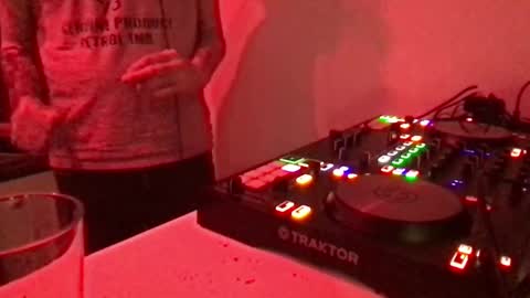 Snapshot of alien8720 chatting on February 17, 6:39 pm busco rockera online show from February 17, 6:39 pm