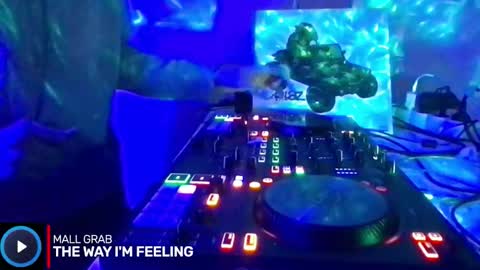 Snapshot of alien8720 chatting on October 18, 5:39 pm busco rockera online show from October 18, 5:39 pm