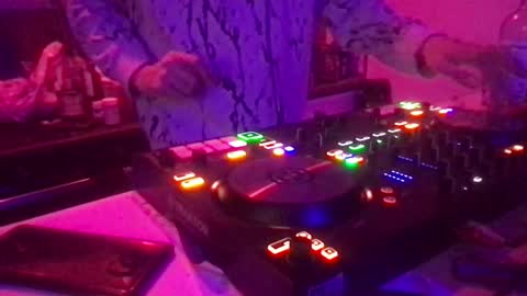 Snapshot of alien8720 chatting on January 27, 10:06 pm busco rockera online show from January 27, 10:06 pm