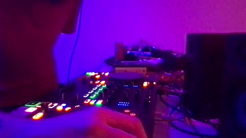 Snapshot of alien8720 chatting on February 8, 12:17 pm busco rockera online show from February 8, 12:17 pm