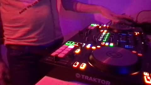 Snapshot of alien8720 chatting on February 24, 10:14 pm busco rockera online show from February 24, 10:14 pm