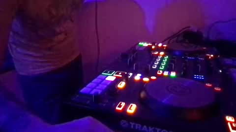 Snapshot of alien8720 chatting on February 26, 11:52 pm busco rockera online show from February 26, 11:52 pm