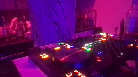 Snapshot of alien8720 chatting on January 27, 7:03 pm busco rockera online show from January 27, 7:03 pm