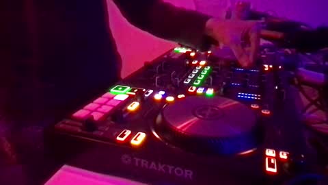 Snapshot of alien8720 chatting on February 11, 7:16 pm busco rockera online show from February 11, 7:16 pm