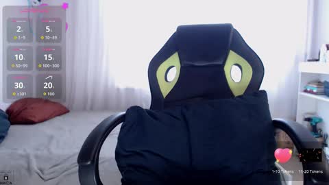 Mia online show from February 11, 10:52 am