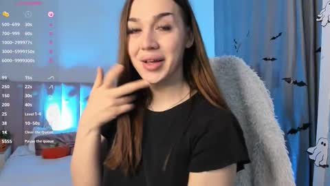 Snapshot of alina_39 chatting on October 26, 7:20 am alina_39 online show from October 26, 7:20 am