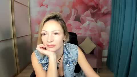 AlinaMoor online show from December 1, 6:44 am