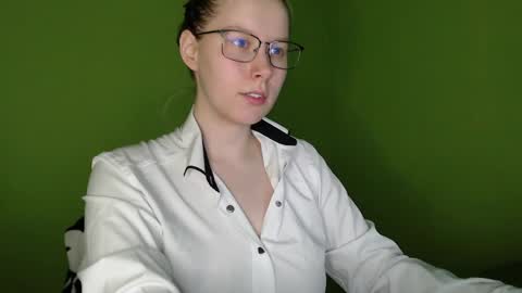 alinasei online show from March 28, 4:08 pm