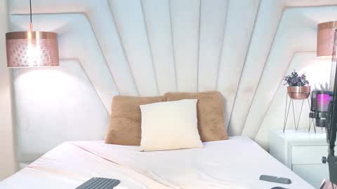 Snapshot of alinasimons chatting on October 9, 3:17 pm Alina online show from October 9, 3:17 pm