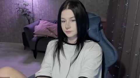 Snapshot of alinegreeeen chatting on October 24, 1:23 pm Aline Greeeen online show from October 24, 1:23 pm
