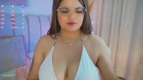 alinnajohnson online show from January 12, 12:23 pm