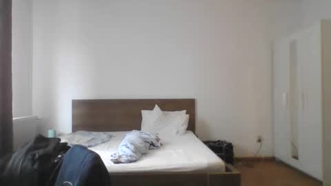 alinslut online show from October 12, 8:29 am