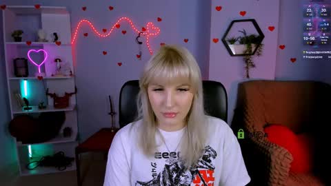 Alira online show from April 2, 7:21 pm