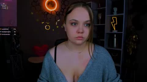 Alira online show from March 27, 8:21 pm