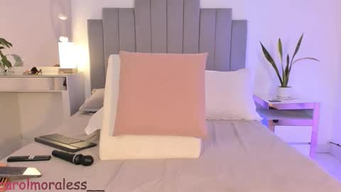 Snapshot of alisa_walton chatting on October 25, 4:57 am ALIS online show from October 25, 4:57 am