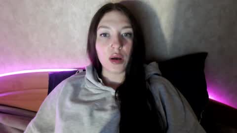 alisaadoll online show from June 1, 2:07 pm