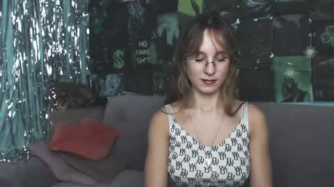 alishakelly online show from November 11, 6:15 am