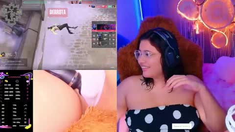 Snapshot of alison_gamer chatting on October 22, 6:20 pm Alison online show from October 22, 6:20 pm