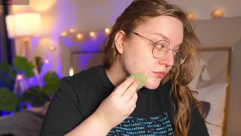 Snapshot of alissa_styles chatting on December 5, 12:39 pm Alissa online show from December 5, 12:39 pm