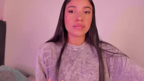 Mara  Isabel online show from December 16, 3:24 am