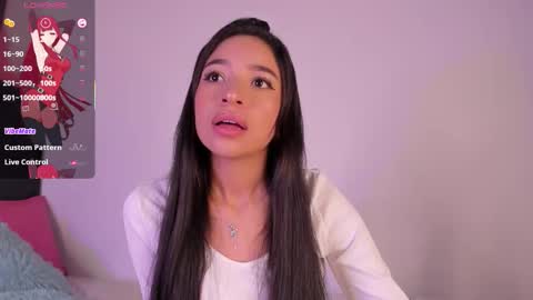 Mara  Isabel online show from December 18, 10:38 pm