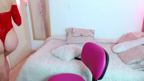 alissesallie_ online show from June 2, 11:18 pm