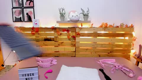 Snapshot of alisson_boobs chatting on February 23, 10:06 am Alisson  online show from February 23, 10:06 am