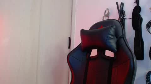 Alisson Beckett online show from February 3, 8:35 pm