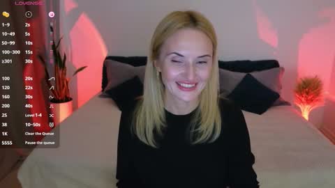 Snapshot of alisssarose chatting on October 21, 9:29 pm alisssarose online show from October 21, 9:29 pm