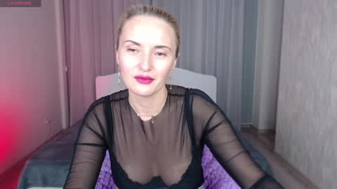 Snapshot of alisssarose chatting on December 7, 11:18 pm alisssarose online show from December 7, 11:18 pm