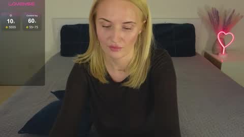 Snapshot of alisssarose chatting on January 14, 10:55 pm alisssarose online show from January 14, 10:55 pm