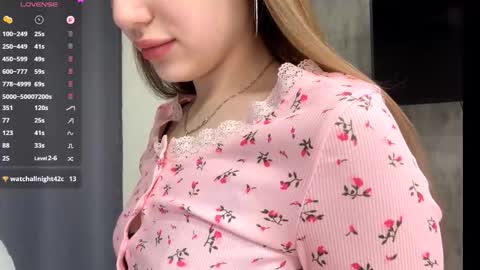 Alice online show from March 4, 6:38 pm