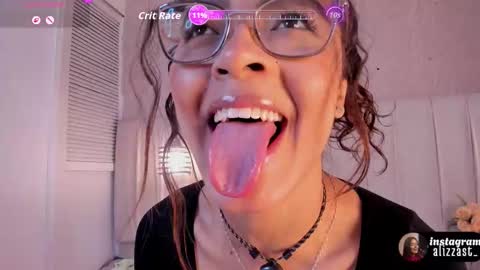 alizza_ online show from March 30, 11:54 am