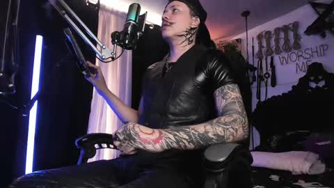   online show from March 10, 6:01 pm