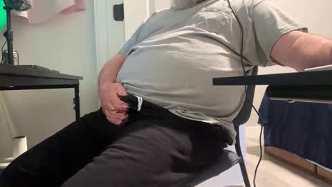 Allergictolove online show from April 17, 12:46 am