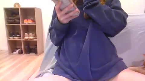 Snapshot of alliebearx chatting on March 7, 3:08 am alliebearx online show from March 7, 3:08 am