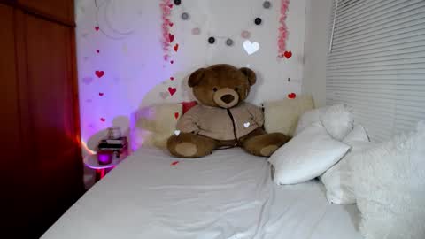 Allie  online show from February 19, 9:36 pm